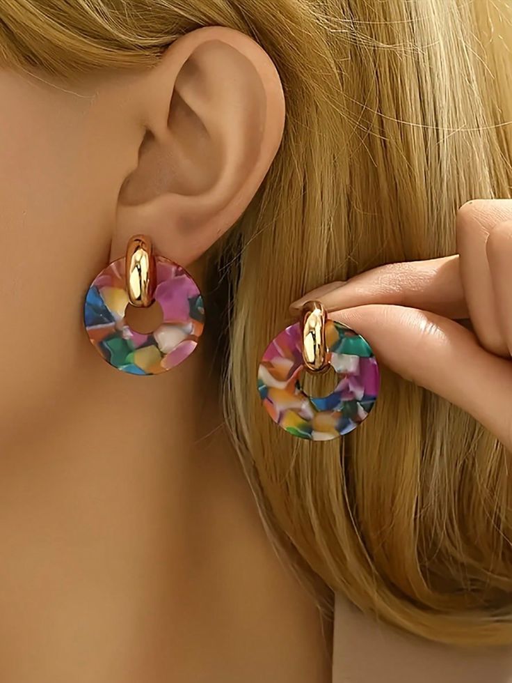 Cómo Combinar Pendientes Llamativos para Cada Ocasión